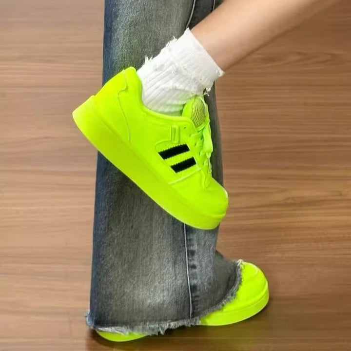 Damen Trendige Sneakers mit reflektierenden Akzenten und dämpfender Sohle Echo Archiv