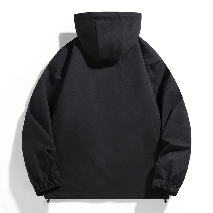 Herren Nano Wind- und wasserabweisende Kapuzenjacke mit ergonomischen Nähten, verstellbarem Saum und sicheren Reißverschlusstaschen – Taviero