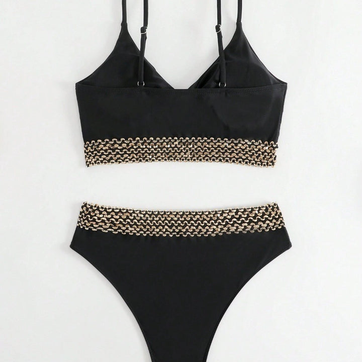 Damen Hochgeschnittener Bikini mit eleganter Kettenverzierung Echo Archiv