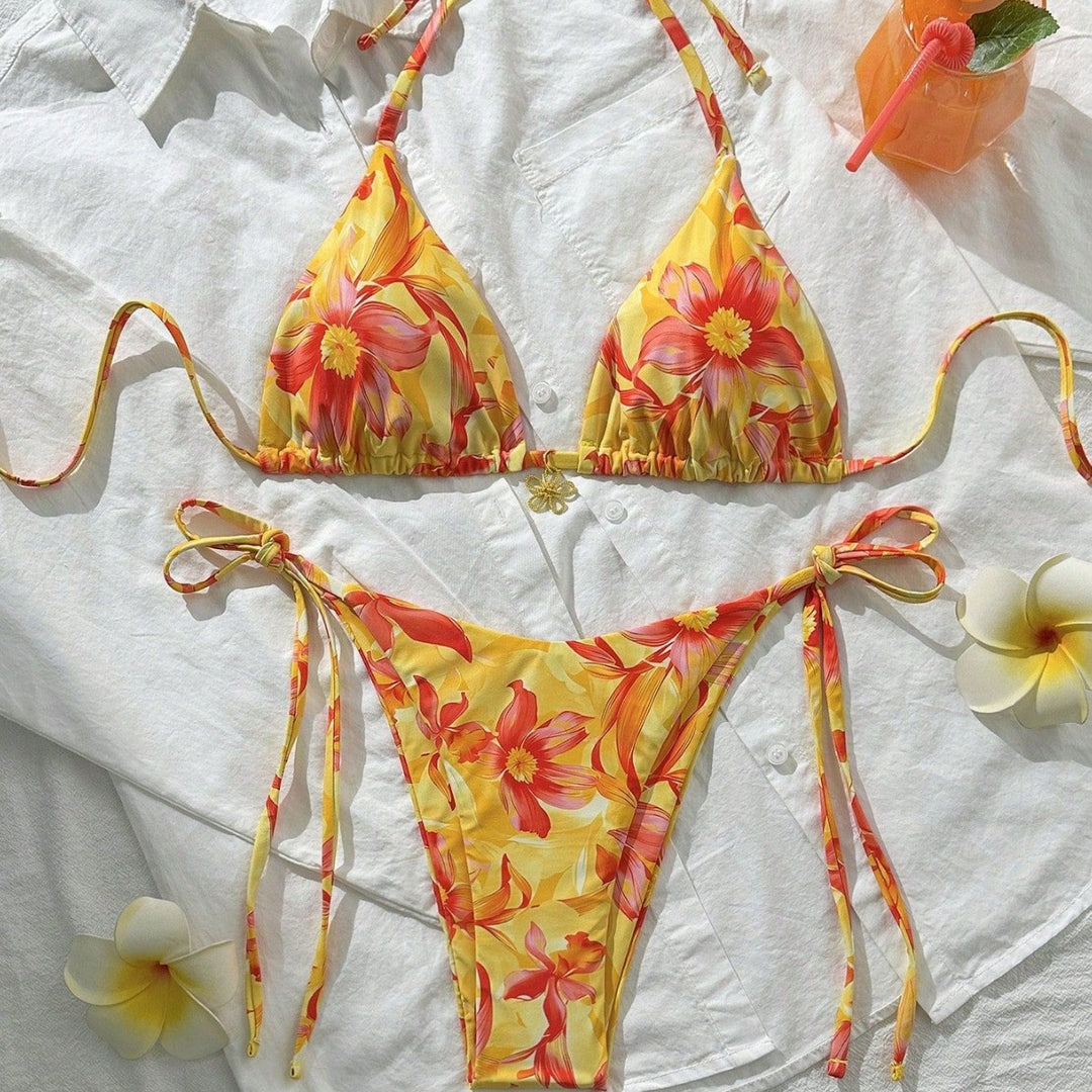 Damen Triangel-Bikini mit floralen Akzenten und raffinierten Bindebändern Echo Archiv