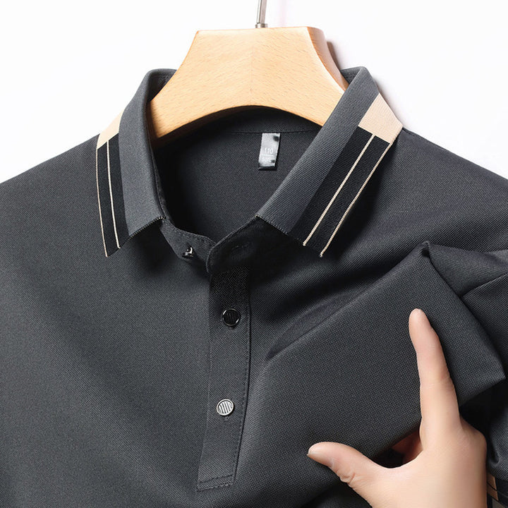 Herren stilvolles Poloshirt mit modernem Kragen und eleganten Akzenten Echoarchiv
