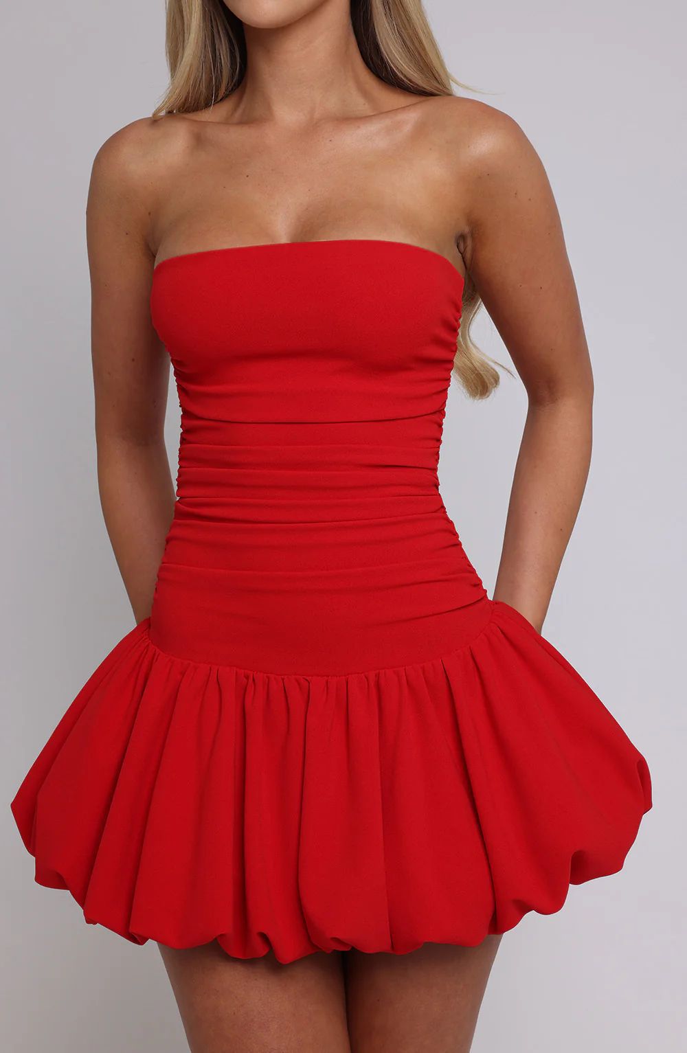 Damen Minikleid mit schulterfreiem Design und voluminösem Rock Echo Archiv