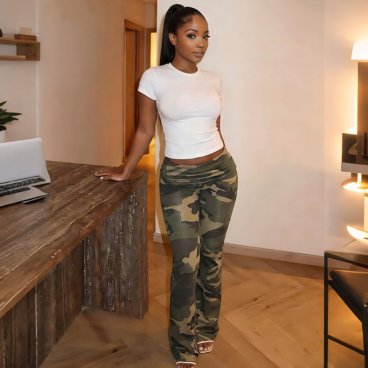 Damen Camouflage-Hose mit elastischem Bund und figurbetontem Schnitt Echo Archiv