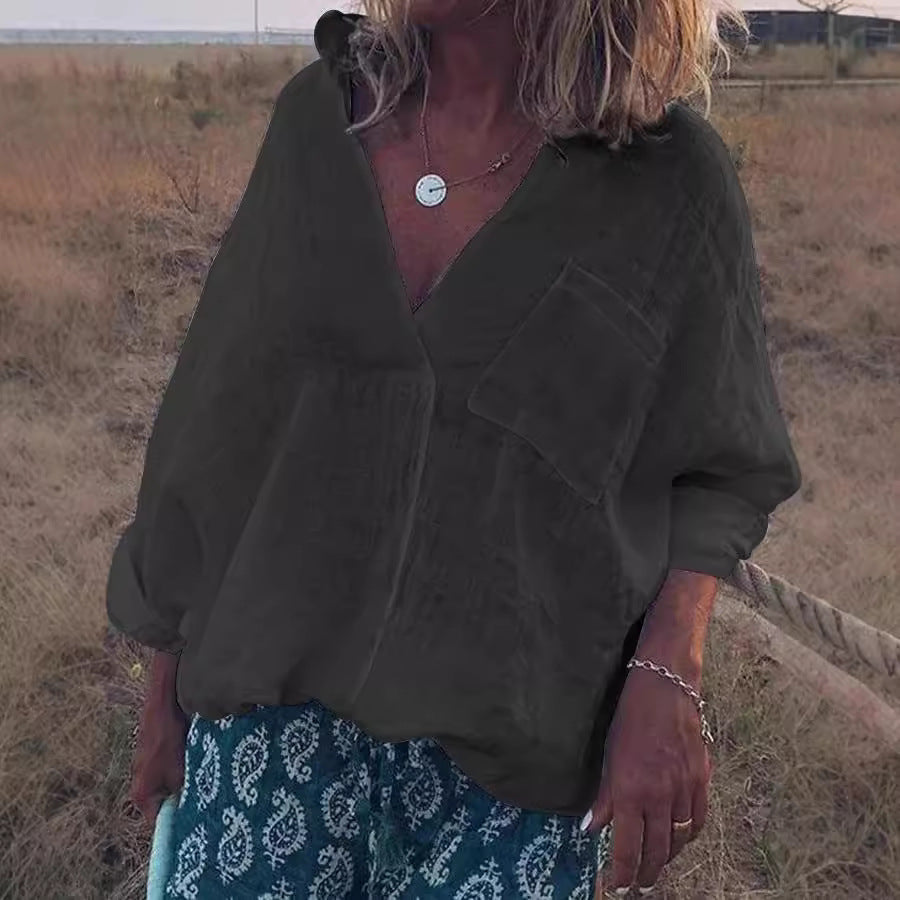 Damen Oversized Leinen-Look Bluse mit tiefem V-Ausschnitt, aufgesetzter Brusttasche und hochgerollten Dreiviertelärmel – Élovi