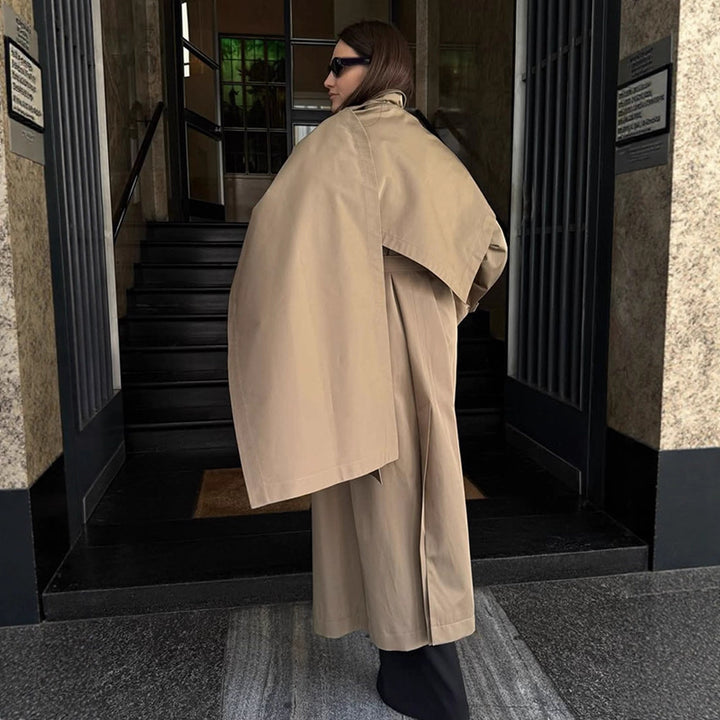 Damen Midilanger Trenchcoat mit ponchoartigem Cape-Überwurf & kastiger Silhouette Echoarchiv