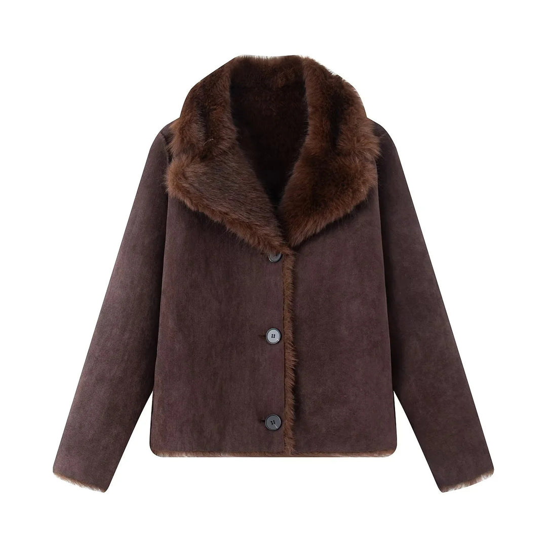 Damen kurze Lammfelloptik-Jacke mit voluminösem Schalkragen und verdeckter Knopfleiste – Célinea