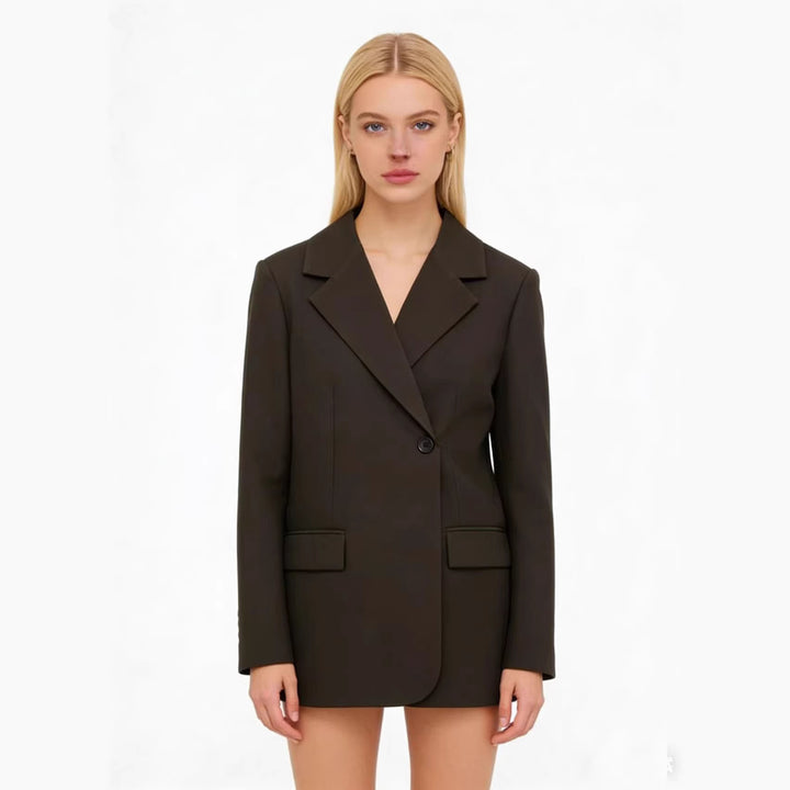 Damen taillierter Wollmix-Blazer mit strukturierter Schulter, einreihiger Knopfleiste und Pattentaschen – Valéne