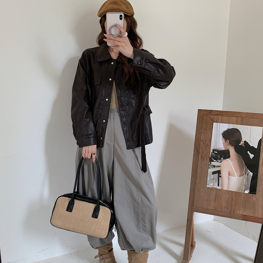 Damen Kurze Oversize-Lederjacke mit Taillenzug und Druckknopfleiste Echoarchiv