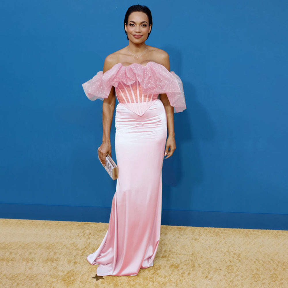 Damen Elegantes langes Abendkleid mit voluminösen Rüschen und figurformendem Design Echo Archiv