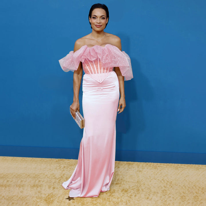 Damen Elegantes langes Abendkleid mit voluminösen Rüschen und figurformendem Design Echo Archiv