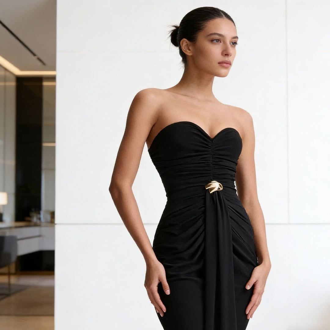 Damen Elegantes Drapeekleid mit schulterfreiem Design und kunstvollem Bund Echo Archiv