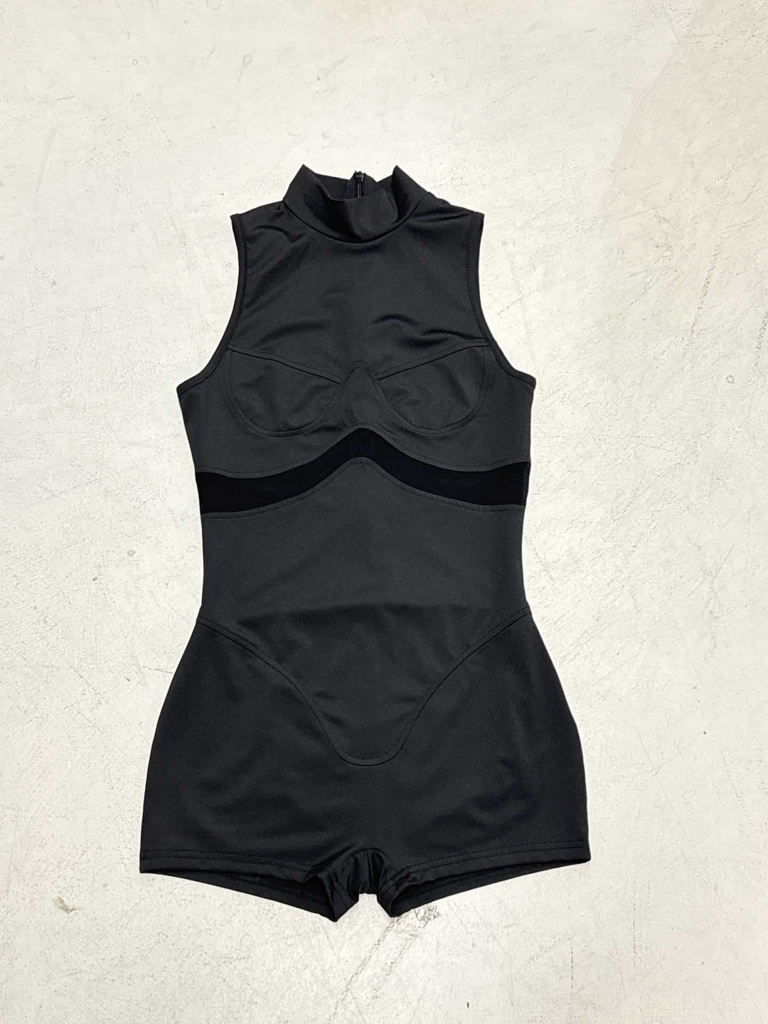 Damen Sportlicher Body mit hohem Kragen und innovativen Kompressionsdetails Echo Archiv