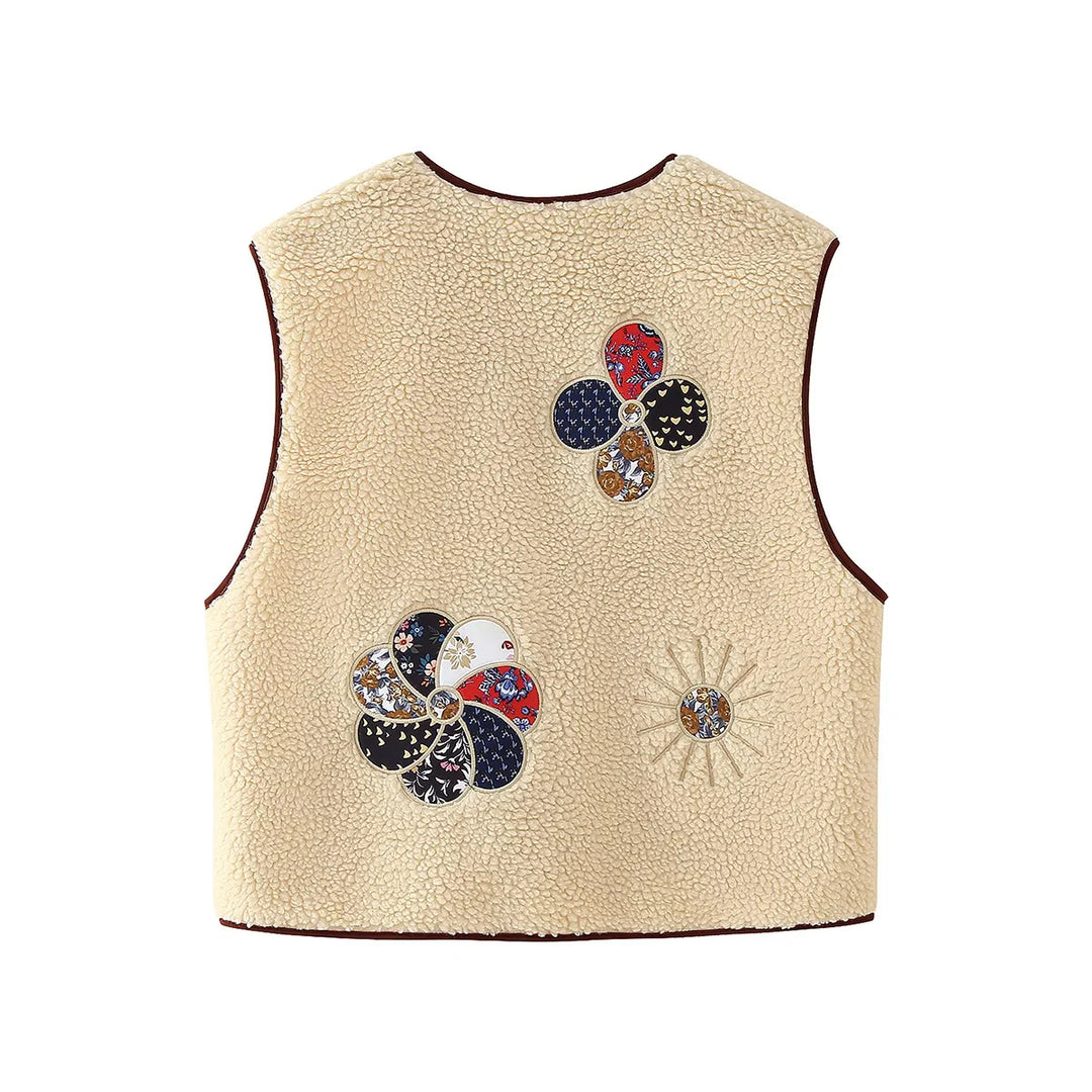 Damen nan ärmellose Teddyweste mit Patchwork-Applikationen und Holzknopf Verschluss Echo Archiv