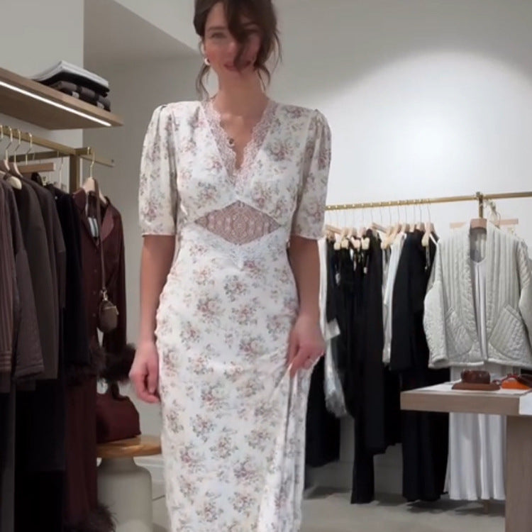 Damen Romantisches Maxikleid aus fließendem Satin mit Spitzen‑Cut‑Out & Puffärmeln Echoarchiv