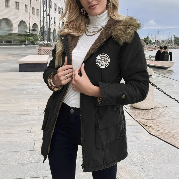 Damen taillierter Parka mit Teddyfutter, Kunstfellkapuze und Multifunktions-Taschen – Montévia