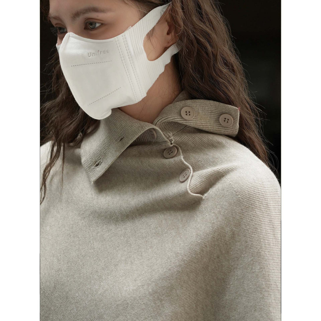 Damen Asymmetrisches Strickponcho mit Knopfkragen und Oversize-Silhouette Echoarchiv