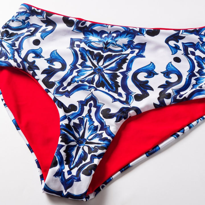 Damen eleganter Badeanzug mit Rüschendetails und passendem Maxirock Echo Archiv