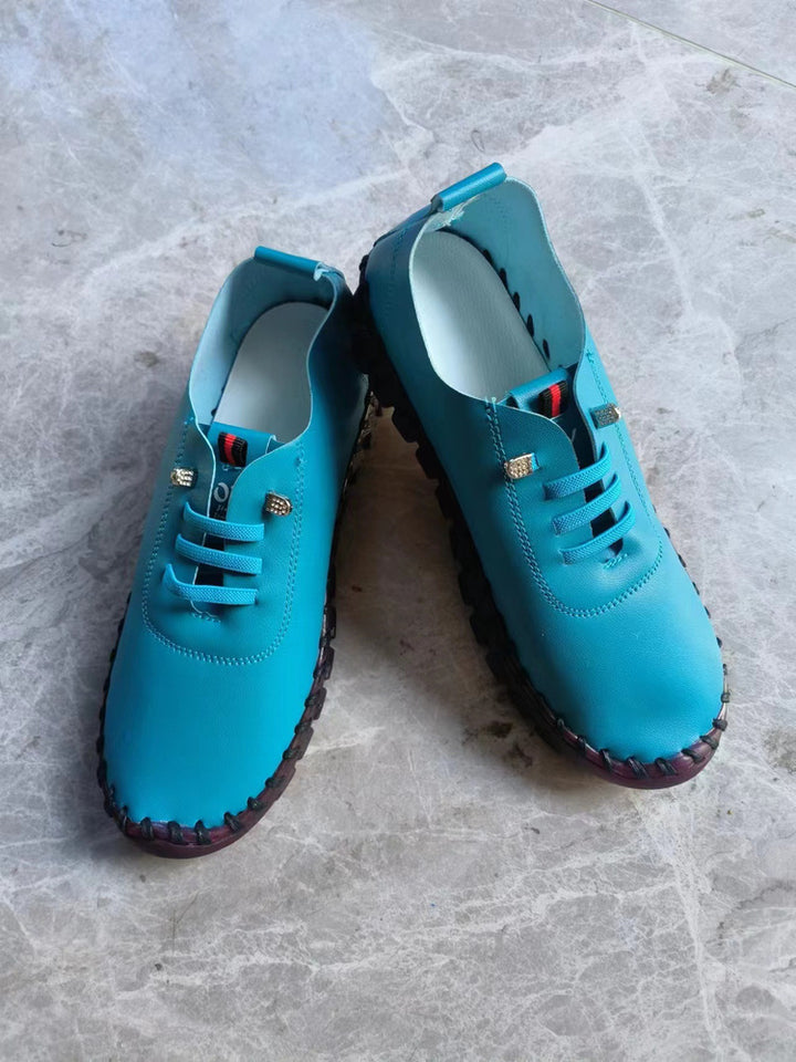 Damen Leichter, weicher Slipper mit handgenähter Gummisohle und elastischer Schnürung Echo Archiv