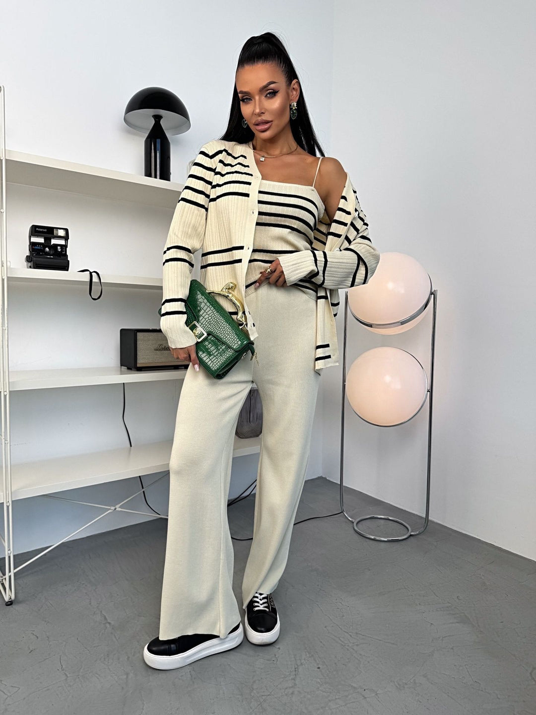 Damen Strick-Loungewear-Set aus Feinripp mit Button-Cardigan, Spaghetti-Top und weitem Jogger – Mavelle