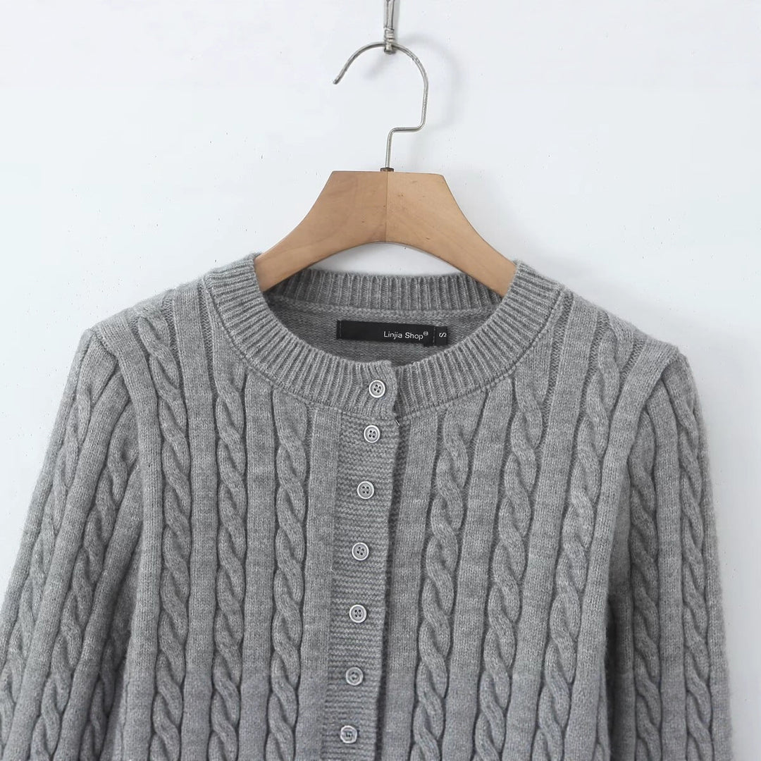 Damen Strickjacke mit Zopfmuster, Knopfleiste und Spitzenvolant Echo Archiv