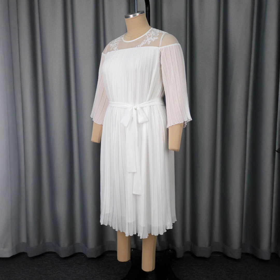 Damen festliches Faltenkleid mit Spitzenakzenten Echo Archiv