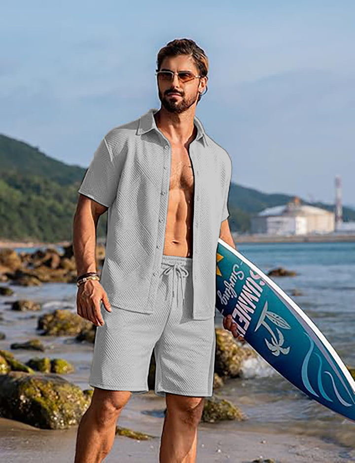 Herren lässiges Surf Outfit mit kurzärmligem Hemd und Shorts Echoarchiv