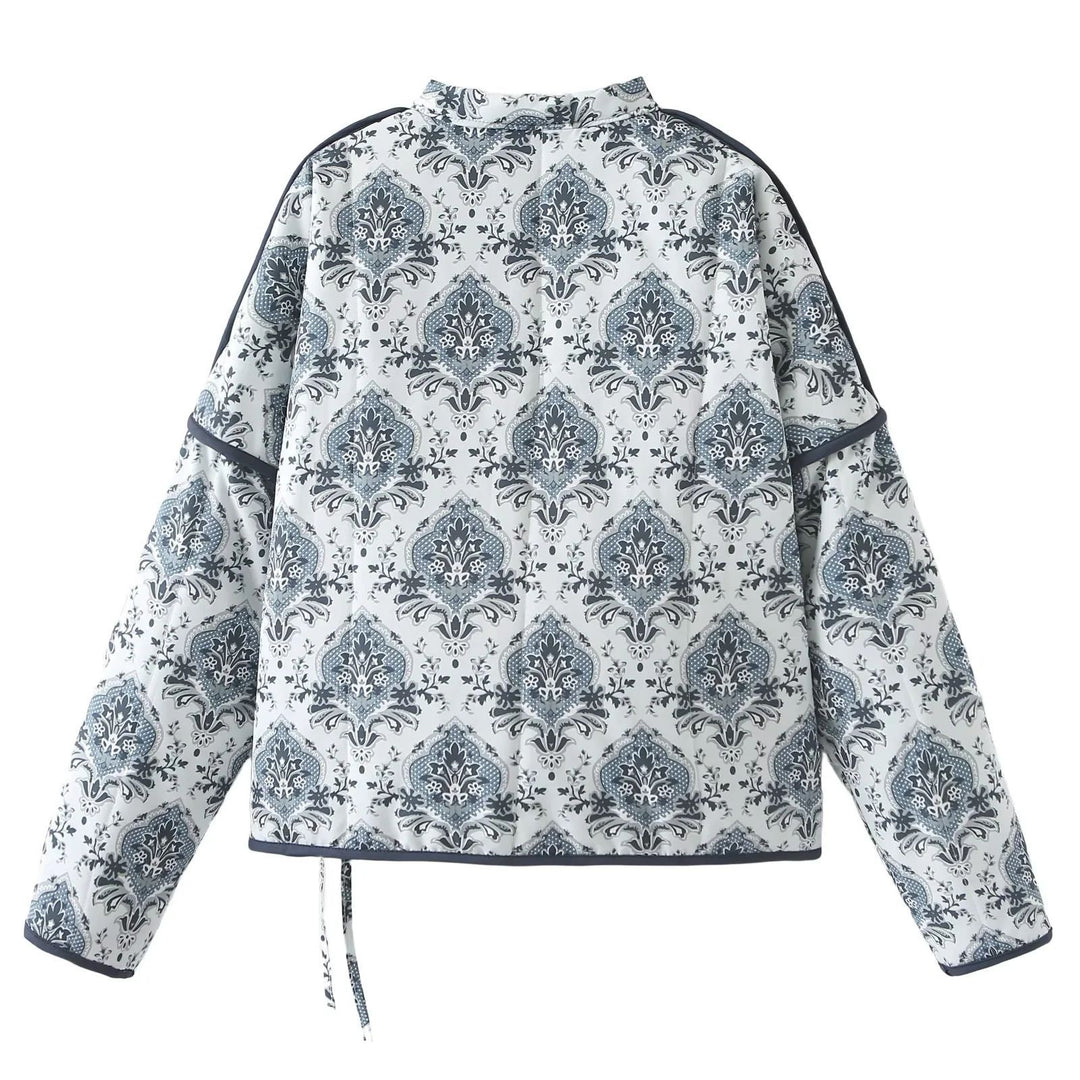 Damen Wickeljacke mit orientalischem Medaillonprint, leichter Wattierung und kontrastpaspel – Célinea