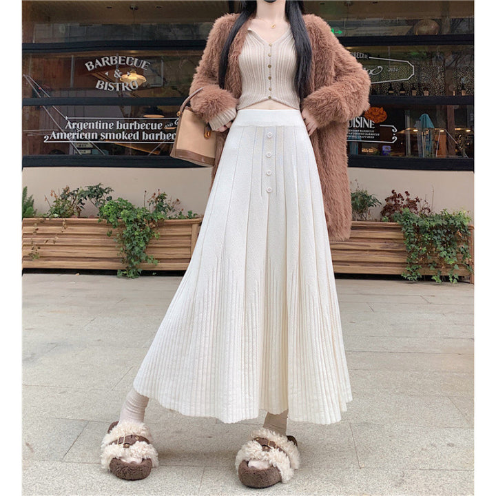 Damen Eleganter Maxirock mit feinem Faltenwurf und Knopfdetails – Valéora