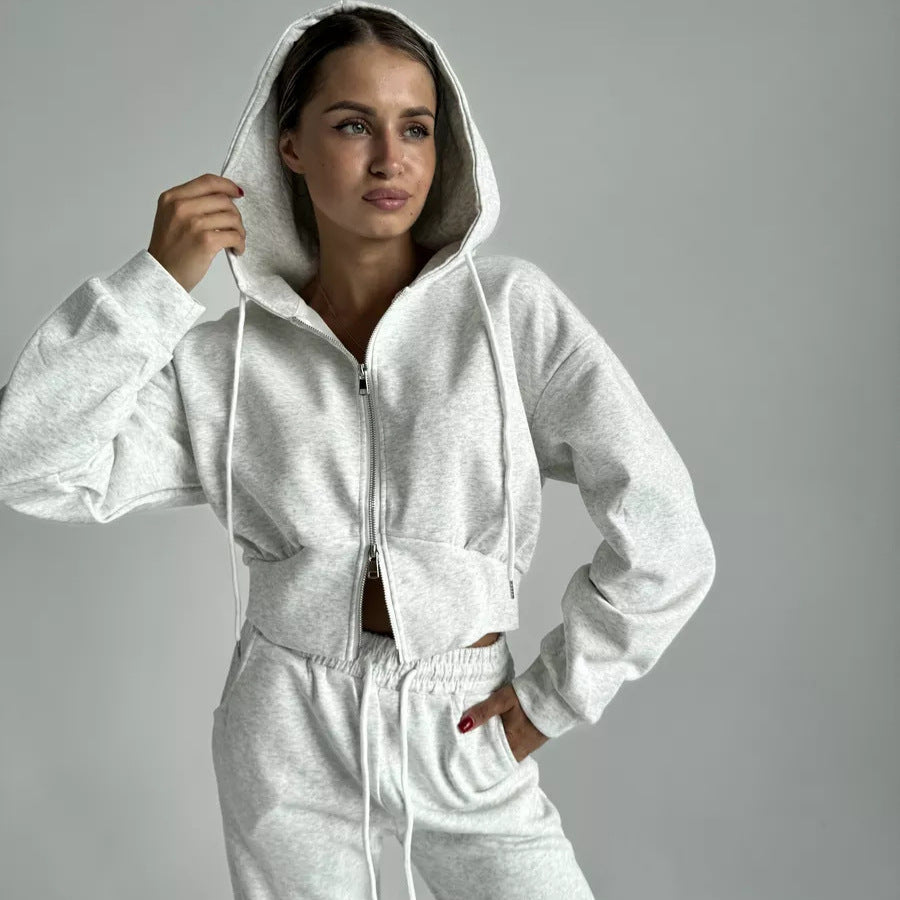 Damen Zweiteiliges Loungewear-Set mit gekürzter Zip-Kapuzenjacke und weitem High‑Waist Jogginghose – Élanora