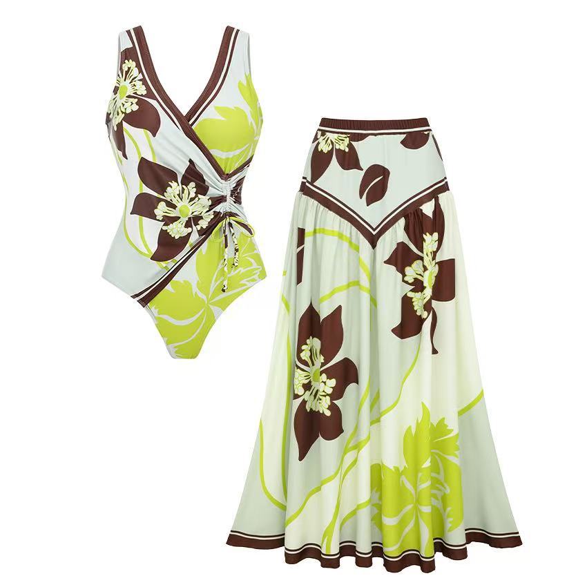 Damen Strandmode-Set mit floralem Wickeloberteil und schwingendem Rock Echo Archiv
