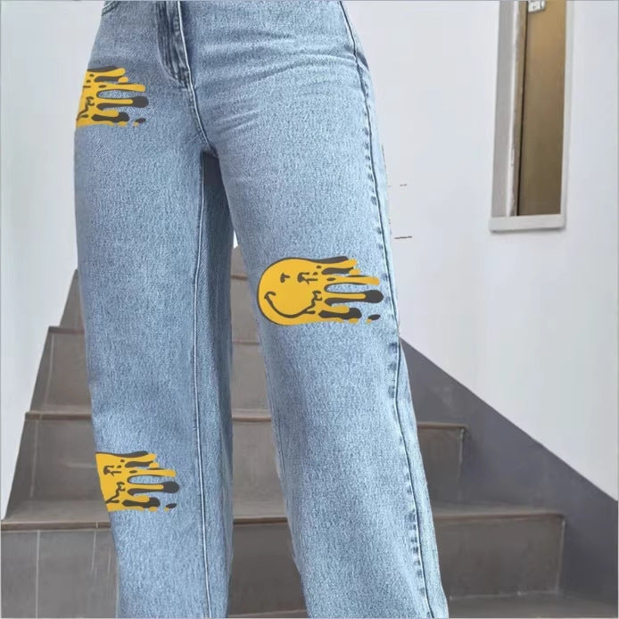 Damen hochtaillierte weite Denim-Jeans mit auffälligen Print‑Fleck‑Akzenten Echo Archiv