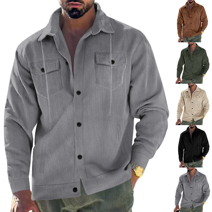 Herren nan Cordjacke mit Stehkragen, Kordelzug, durchgehender Knopfleiste und aufgesetzten Brustklappen Echo Archiv