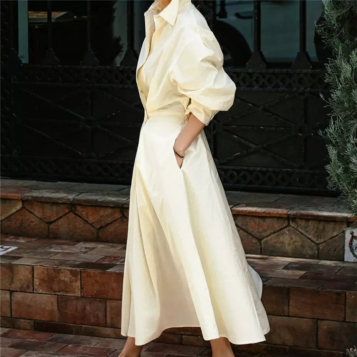 Damen Hemdblusen‑Maxikleid mit taillierter Blouson‑Silhouette, Glockenrock und verdeckten Eingrifftaschen – Valéora