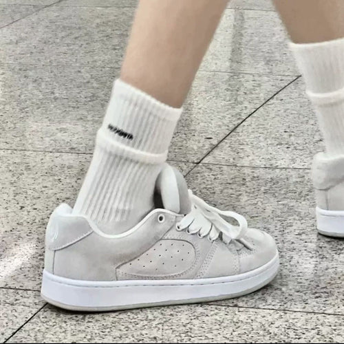 Damen Modische Sneakers mit hochwertiger Wildleder-Oberfläche und weichem Fußbett Echo Archiv