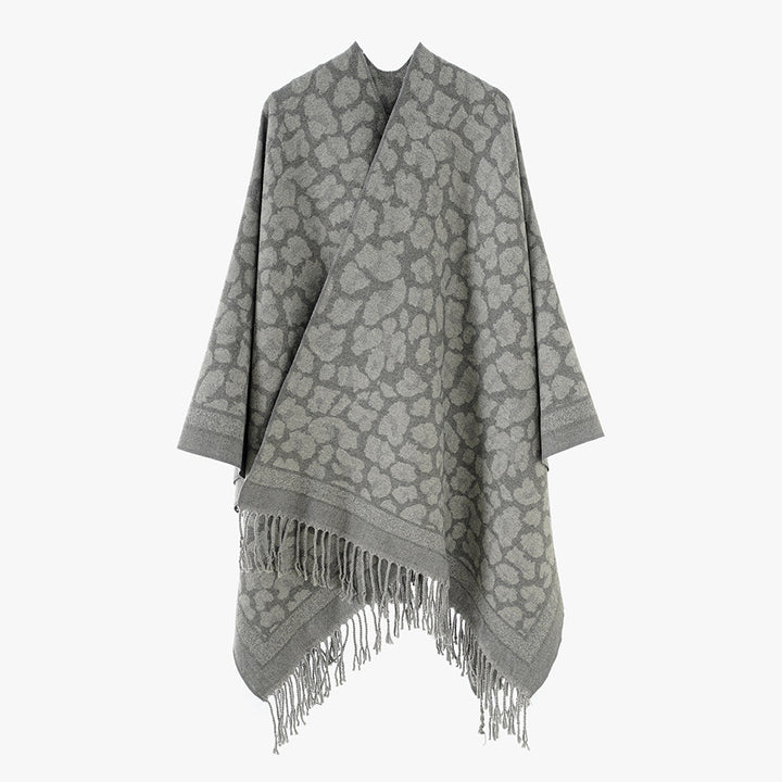Damen Grobgewebter Überwurf im Denim‑Look mit tonigem Animal‑Jacquard und Fransensaum – Avérine