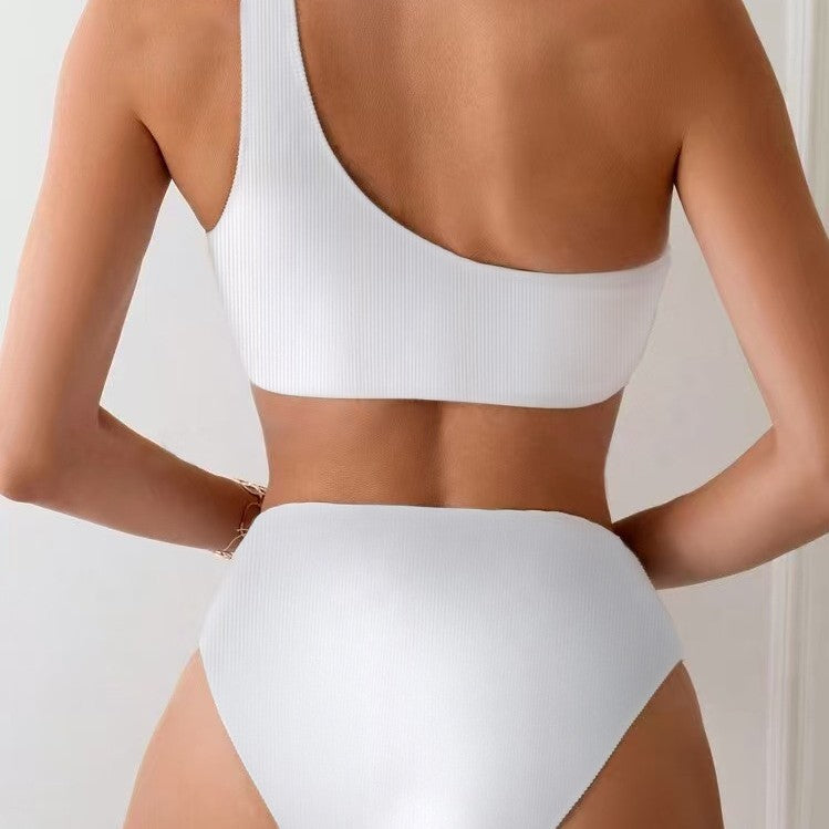 Damen Bikini-Set mit asymmetrischem Trägerschnitt und elegantem Ringdetail Echo Archiv