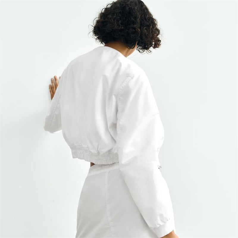Damen Kurze Cropped-Bomberjacke aus leichtem Windbreaker‑Material mit Rippbündchen und seitlichen Einschubtaschen Echoarchiv
