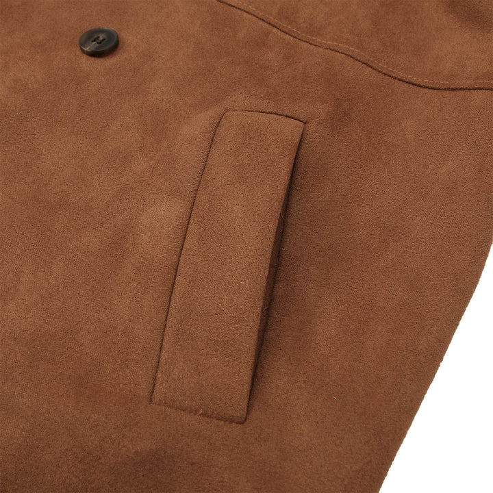 Herren Elegante Suede Trenchcoat mit doppelter Knopfleiste und praktischen Taschen Echoarchiv