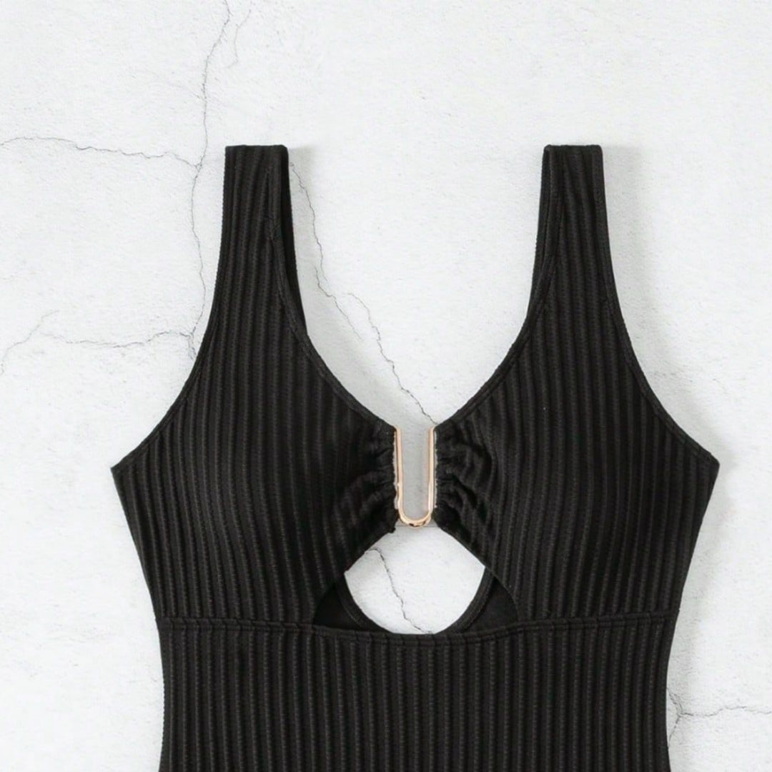 Damen Einteiler Badeanzug mit modischen Cut-Outs und elegantem Ringdetail Echo Archiv