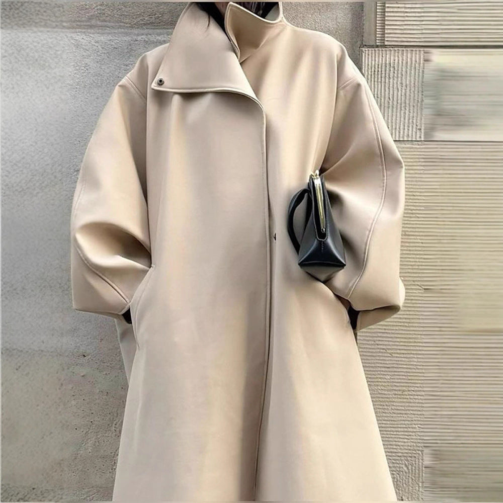 Damen Mantel im minimalistischen Midi‑Schnitt mit Stehkragen und verdeckter Knopfleiste Echo Archiv