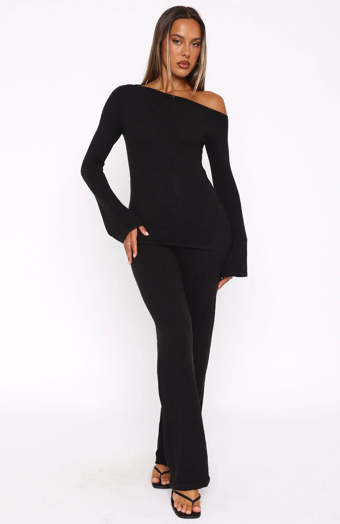 Damen Zweiteiliges Strick-Loungewear-Set mit Carmen‑Ausschnitt und weitem High‑Waist‑Hosenbein – Élanora