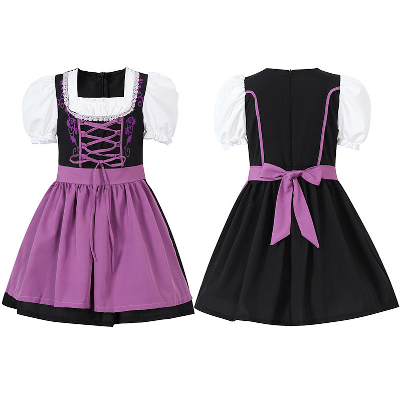Damen nan trachtiges Dirndlkleid mit geschnürtem Mieder, Puffärmeln und abnehmbarer Schürze Echo Archiv