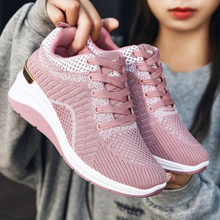 Damen nan gestrickter Keil-Sneaker mit atmungsaktivem Strick-Obermaterial, gepolstertem Komfortfußbett und rutschfester Profilsohle Echo Archiv