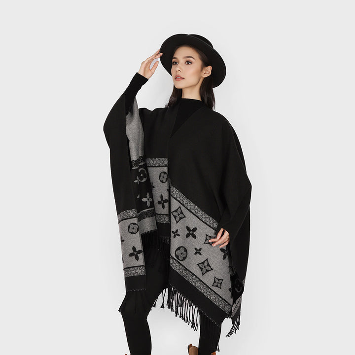 Damen Fransen-Capeponcho im Jacquard-Wollmix mit asymmetrischem Zipfelsaum Echo Archiv