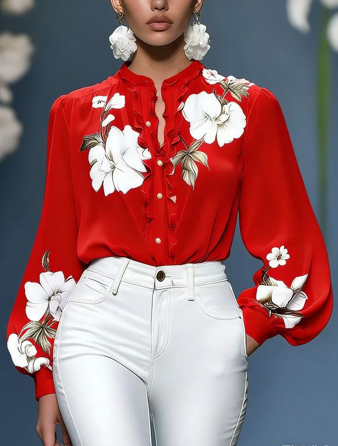 Damen Seidenbluse mit Rüschenblende und floraler Applikation – Élovi