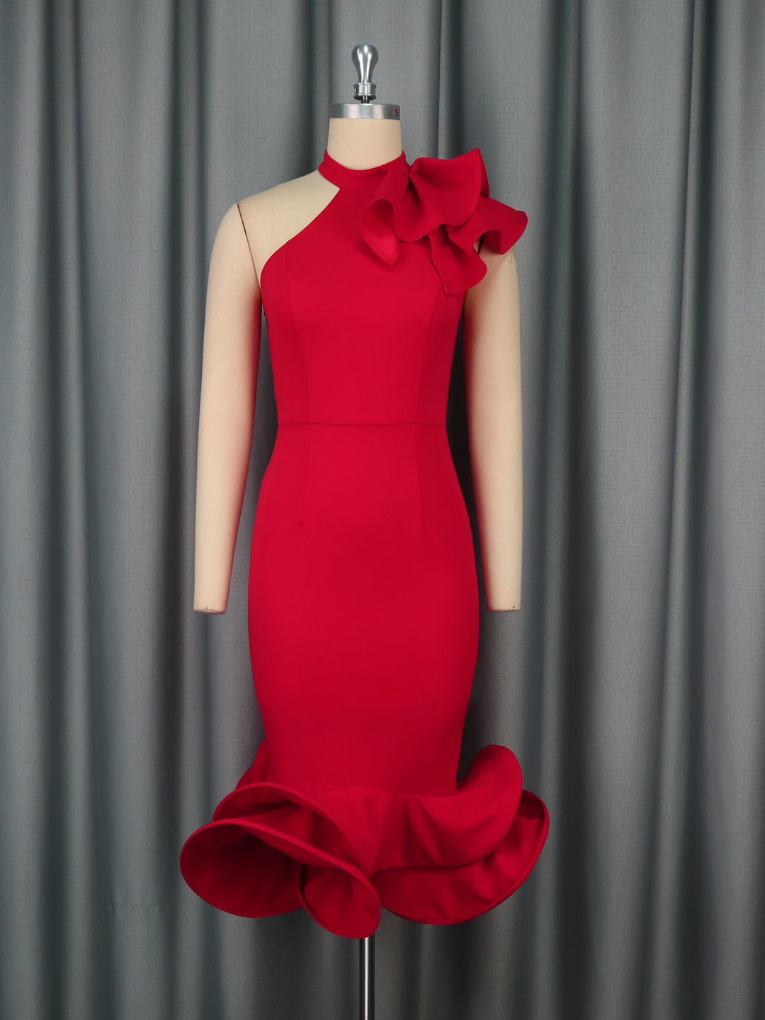 Damen Elegantes Abendkleid mit asymmetrischem Design und voluminösem Rüschenakzent Echo Archiv