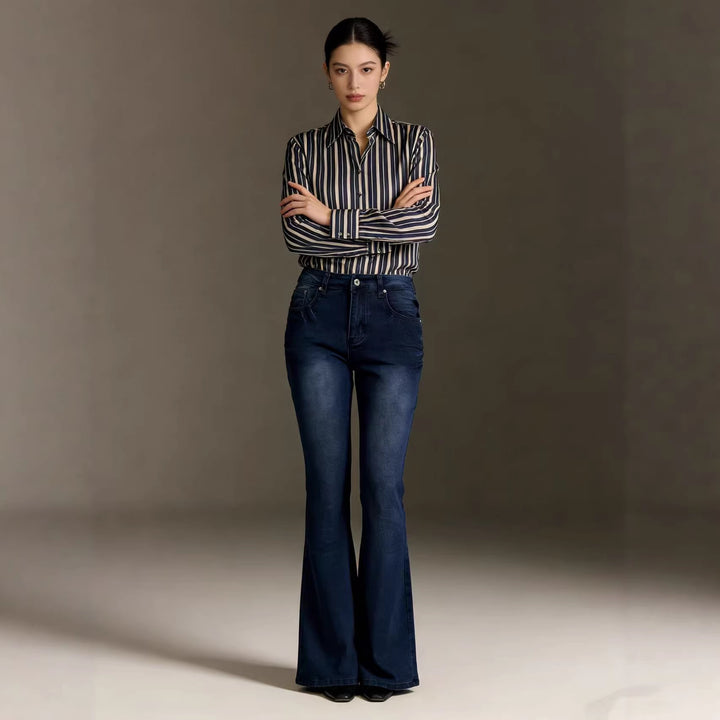 Damen Hoch geschnittene Flared Jeans mit eleganter Silhouette Echo Archiv