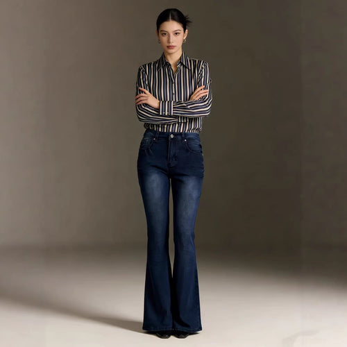 Damen Hoch geschnittene Flared Jeans mit eleganter Silhouette Echo Archiv