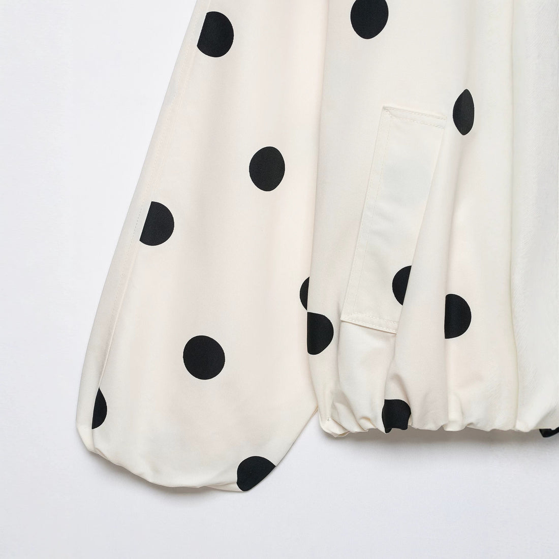 Damen Oversized Regenponcho im Cape‑Schnitt mit hohem Stehkragen Echoarchiv