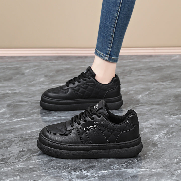 Unisex gestepptes Plateau-Sneaker aus Kunstleder mit gepolstertem Schaft und dämpfender Leichtsohle – Norré